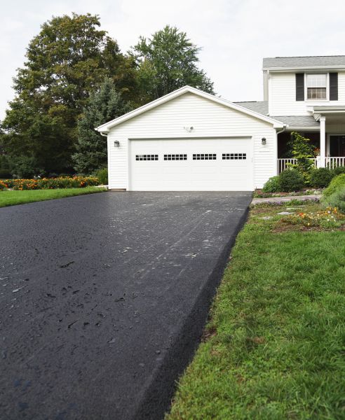 Blacktop Driveway Paving in Denham Springs